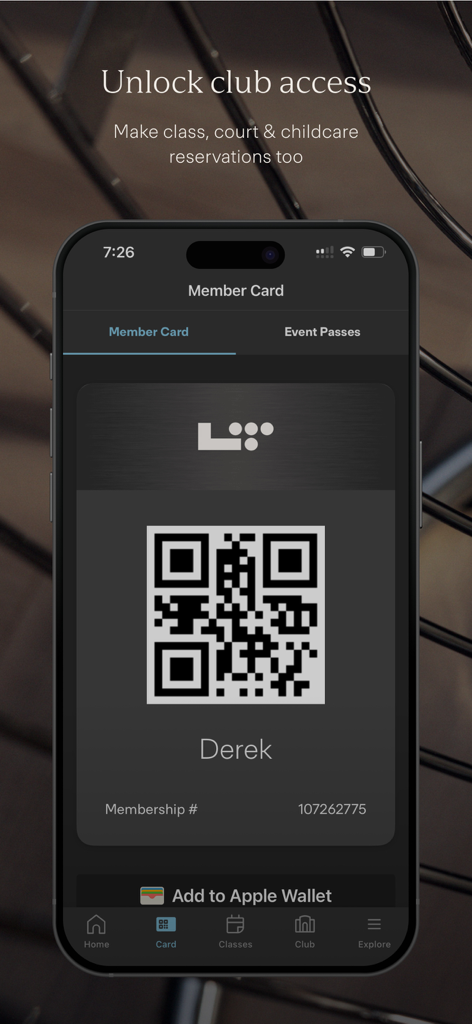 Life Time Digital - Benutzeroberfläche der Life Time Digital App mit einer digitalen Mitgliedskarte mit QR-Code für den Club-Check-in und der Option zum Hinzufügen zum Apple Wallet.