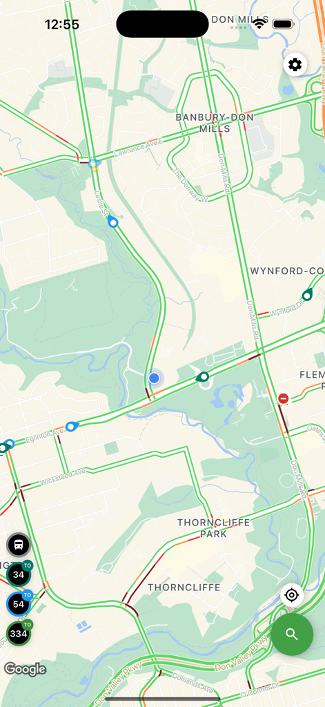 Bus is Coming - Interface de carte en direct montrant les emplacements des bus en temps réel et les conditions de circulation dans une zone urbaine