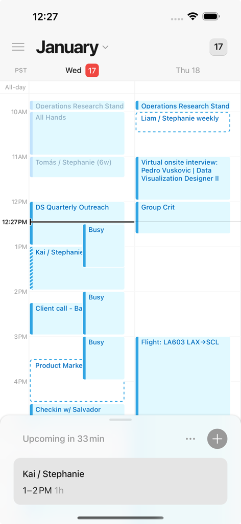 モバイルデバイス上のNotion Calendarアプリのインターフェイスのスクリーンショット。会議と予約ブロックが表示された1日のスケジュールを示しています。