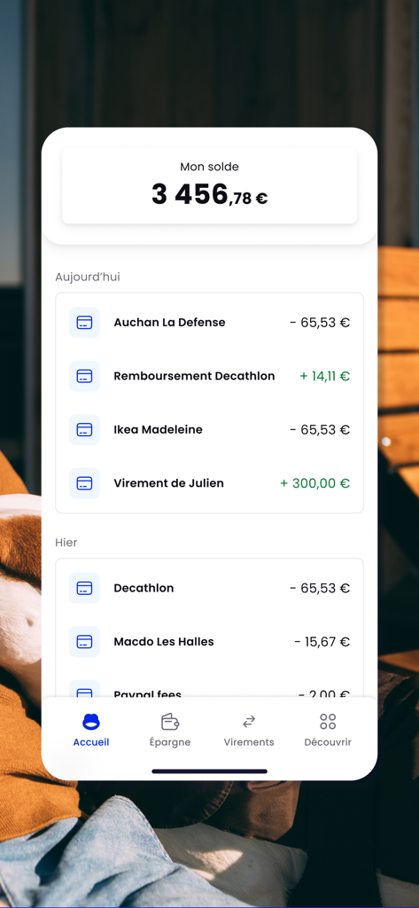 BforBank mobile App-Dashboard, das das Echtzeit-Konto-Guthaben und eine Liste der letzten Transaktionen einschließlich Einkäufe und Überweisungen anzeigt