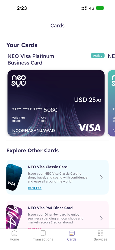 Interfaz de la aplicación NEO Iraq que muestra una tarjeta Visa Platinum Business y otras opciones de tarjetas disponibles.