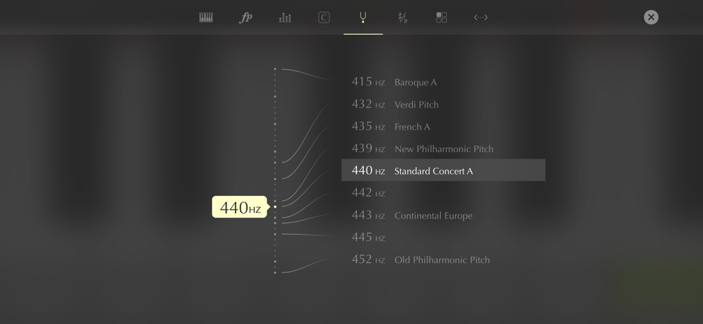 Real Piano™ - Menu di accordatura nell'app Real Piano che mostra varie opzioni di frequenza come il La concert pitch standard a 440Hz
