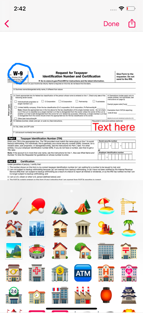 PDF Scanner Pro ⊟ - Interface de l'application mobile montrant la modification d'un formulaire fiscal W-9 avec des outils de texte et d'emoji.