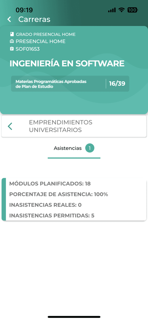 Panel de control de la app Universidad Siglo 21 que muestra el progreso del estudiante en ingeniería de software y estadísticas de asistencia a clases