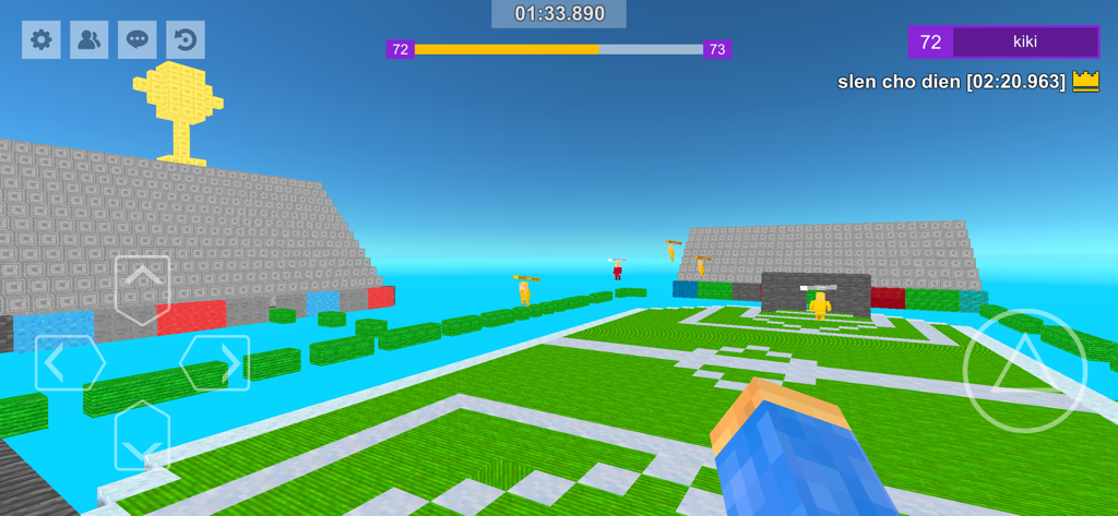 Parkour Craft:Online PvP Games - Multiplayer parkour gameplay in a blocky world with a soccer field and timer