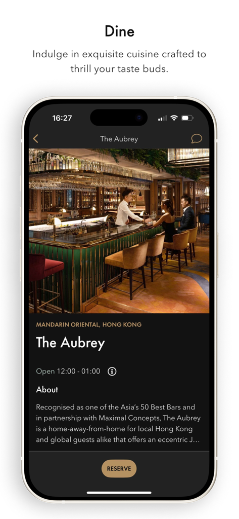 The Aubrey 레스토랑의 식사 예약 페이지를 보여주는 만다린 오리엔탈 호텔 앱 인터페이스