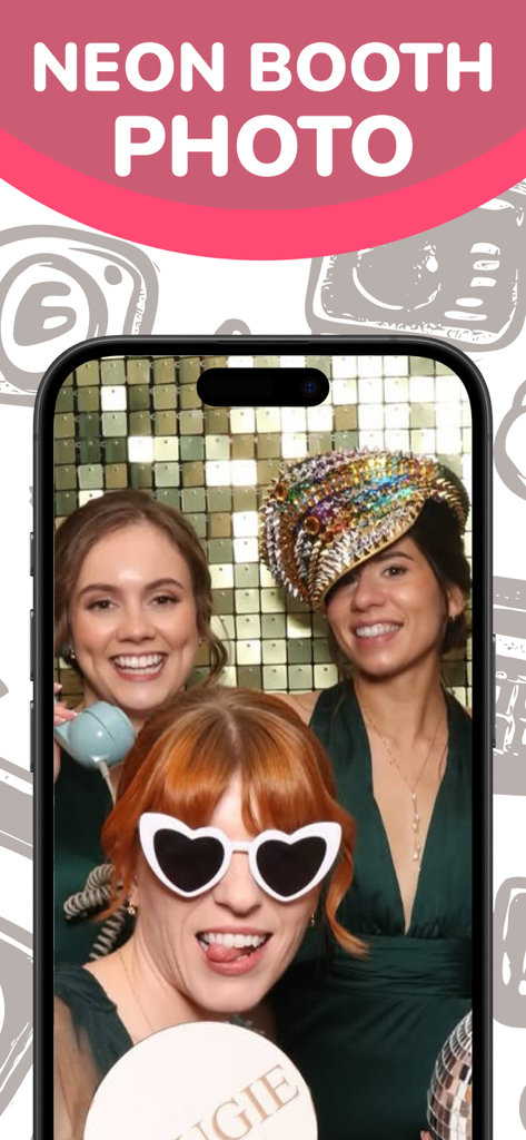 Neon Photo Booth Event Selfie - Trois amis posant pour une photo dans l'application Neon Photo Booth sur un smartphone