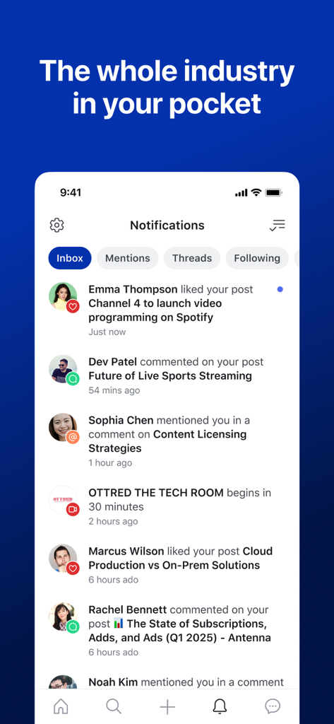 OTTRED - Pantalla de notificaciones de la aplicación OTTRED mostrando actividad de networking profesional y hilos de discusión de la industria de medios.