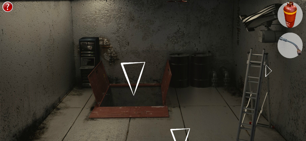 Una cruda stanza di prigione con una botola aperta, barili e una scala nel gioco d'avventura Evasione dal Carcere