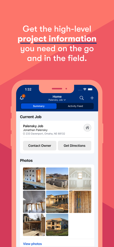 Tableau de bord de l'application mobile Buildertrend affichant les informations sur les emplois en cours et les photos des projets de construction.