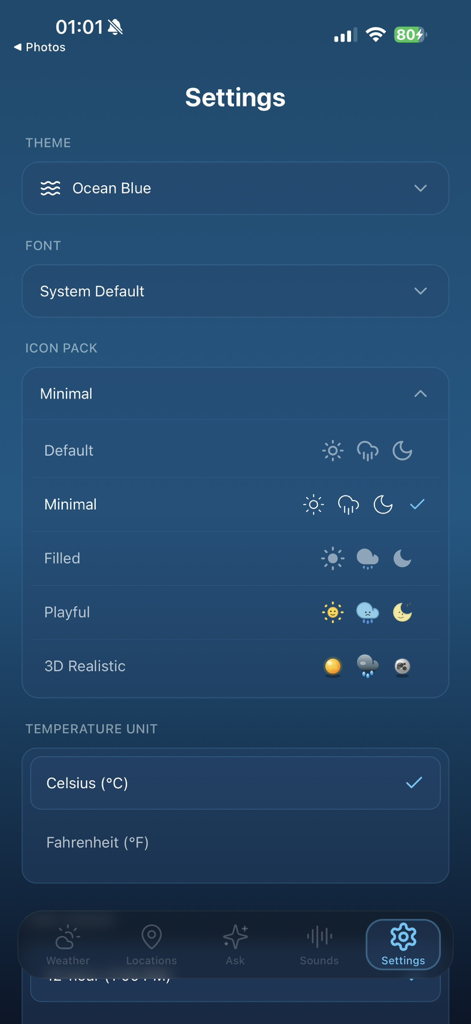 Weather & Chill - Pantalla de configuración de la aplicación Weather and Chill que muestra opciones de personalización de tema, fuente y paquete de iconos