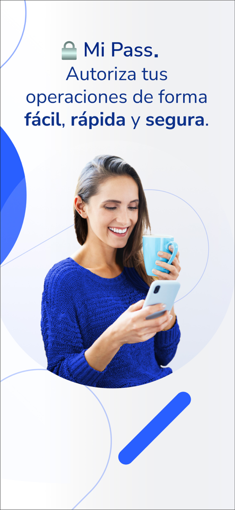 Mi_Pass - Une femme tenant un smartphone et une tasse de café bleue souriant tout en utilisant l'application Mi Pass pour une autorisation bancaire sécurisée