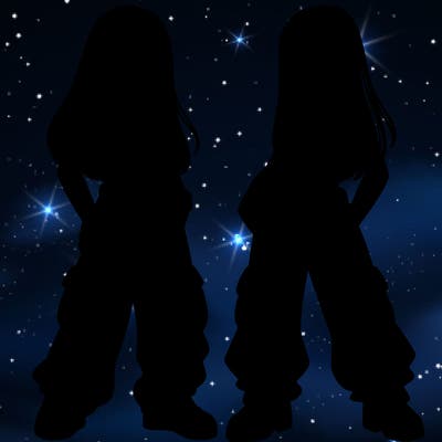 2 teen girls wearing baggy cargo jeans and crop tops