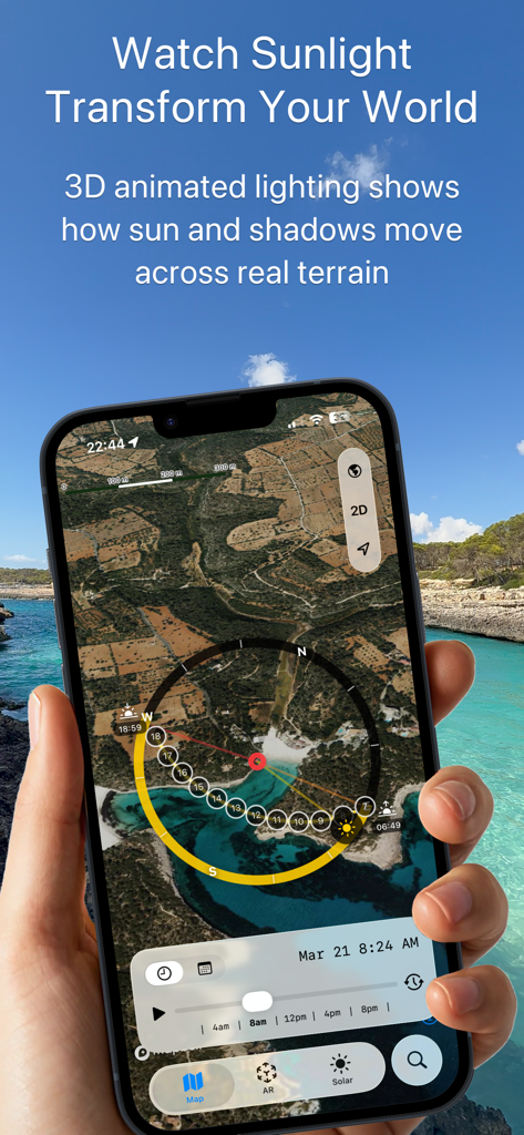 Una mano sosteniendo un iPhone mostrando la app Sunio con una animación 3D de la trayectoria del sol y sombras sobre el terreno de un mapa costero
