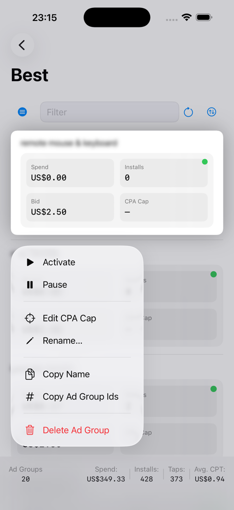 iPhone-Oberfläche der Suchanzeigen-Manager-App, die ein Kontextmenü mit Optionen zum Aktivieren, Pausieren oder Bearbeiten einer Anzeigengruppe anzeigt
