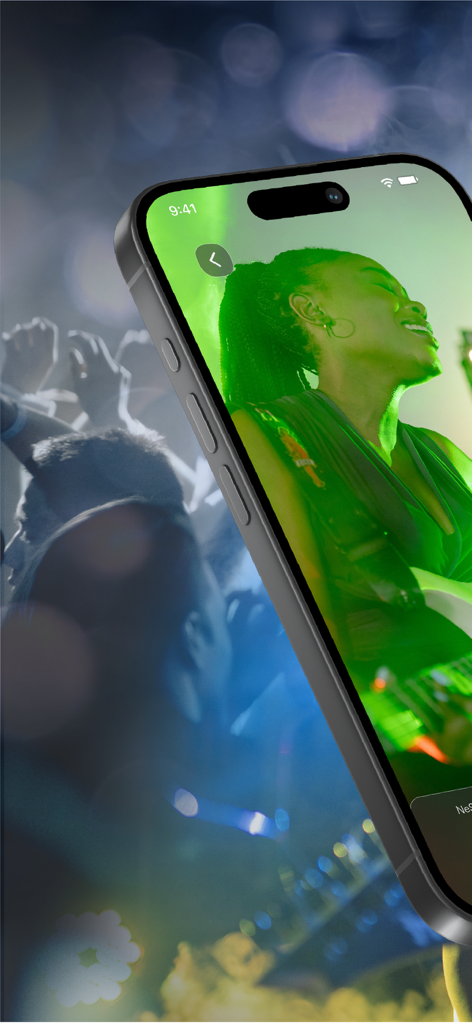 NeSTREAM LIVE - Um smartphone exibindo uma performance musical ao vivo de alta fidelidade no aplicativo NeSTREAM LIVE