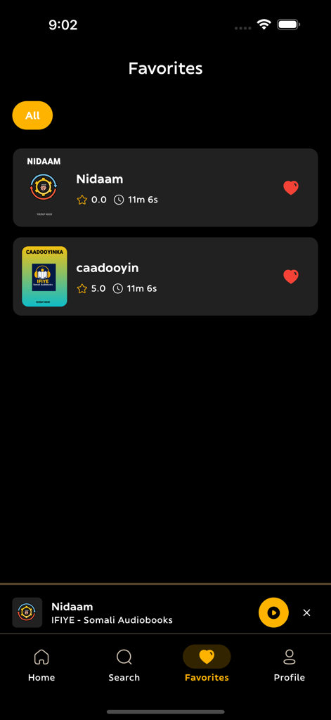IFIYE Somali Audiobooks - IFIYEソマリ語オーディオブックアプリのお気に入り画面。ダークテーマのインターフェースに保存されたタイトルがリストされています。