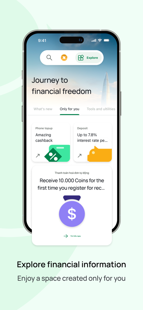 Interfaz de la aplicación de banca móvil OCB OMNI mostrando ofertas financieras y recompensas personalizadas
