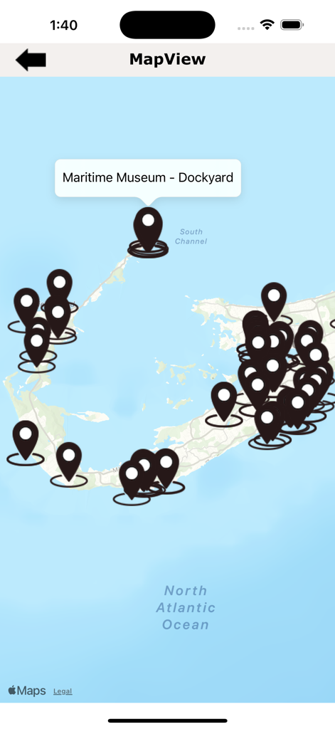 Bermuda Island Guide - Una interfaz de mapa de la aplicación Bermuda Island Guide que muestra varios puntos de interés y un marcador para el Museo Marítimo Dockyard.