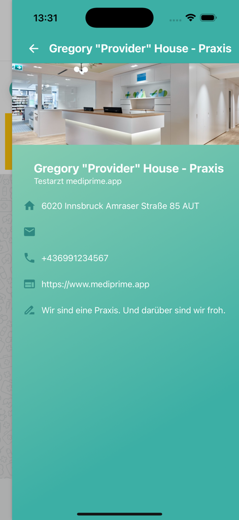 mediprime.app - Bildschirm mit Details zur medizinischen Praxis, einschließlich Adresse, Telefonnummer und Website in der mediprime App.