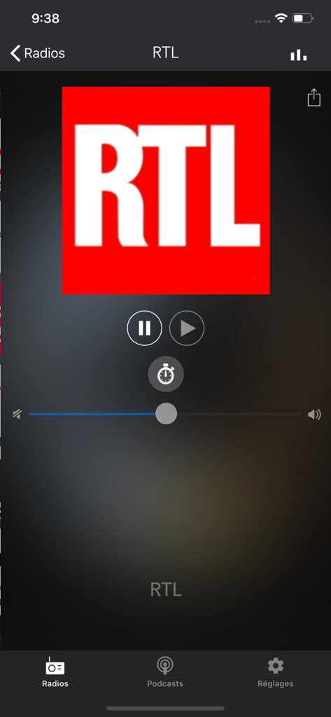 Radio FM app player screen displaying the RTL radio station logo and playback controls.
