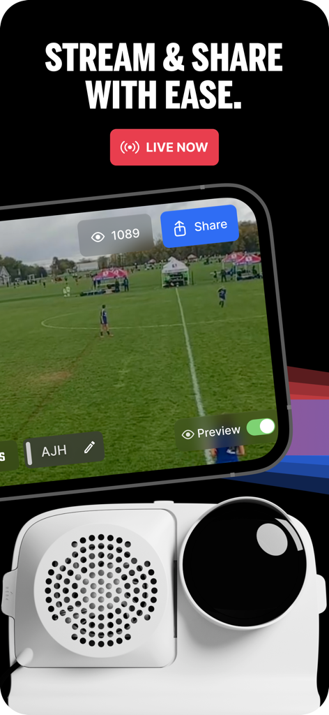 BallerCam - Smartphone in einer BallerCam-Hülle, das ein Live-Jugendfußballspiel mit Streaming-Oberfläche anzeigt.