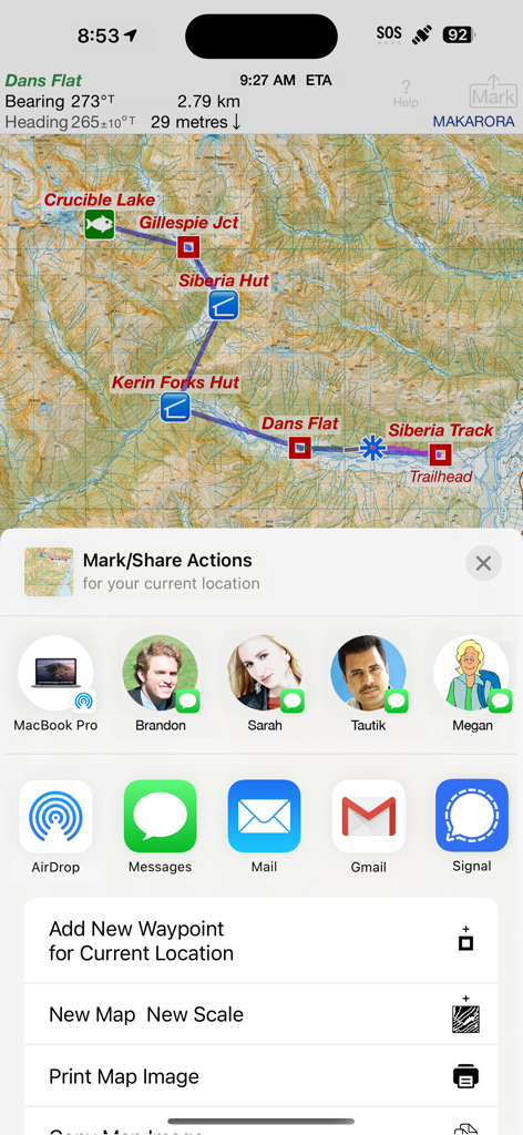 iHikeGPS NZ : LINZ Topo Maps - Mapa topográfico da Nova Zelândia no iHikeGPS NZ com o menu de ações de compartilhamento e marcação aberto.