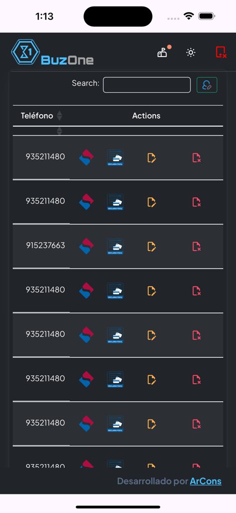 Buzone - Panel de la aplicación Buzone que muestra una lista de clientes y acciones de gestión fiscal