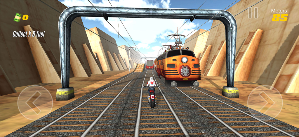 Subway Rider - Train Surfer 3D - Un motard esquivant un train orange qui arrive sur des voies ferrées dans un jeu de course sans fin en 3D