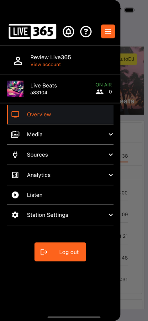 Menu latéral de l'application mobile pour la gestion de station Live365 Broadcaster, comprenant des options pour aperçu, médias, analyses et paramètres