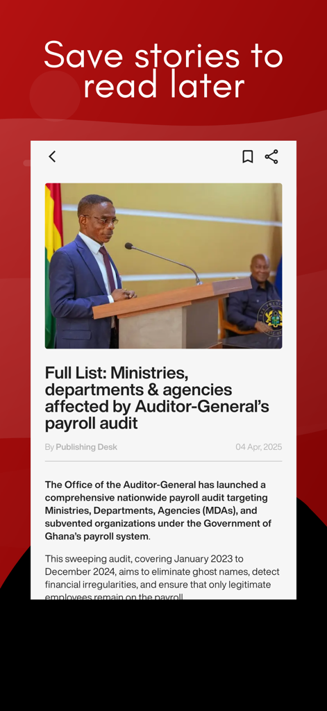 3News – Ghana News & Live TV - 3Newsアプリのインターフェース。給与台帳監査に関するヘッドラインのニュース記事と、後で読むためにストーリーを保存する機能が表示されています。