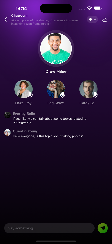 Crystal: Live Call, Meet Girls - A screenshot of the Crystal app interface displaying a live chatroom with user profiles and text messages about photography