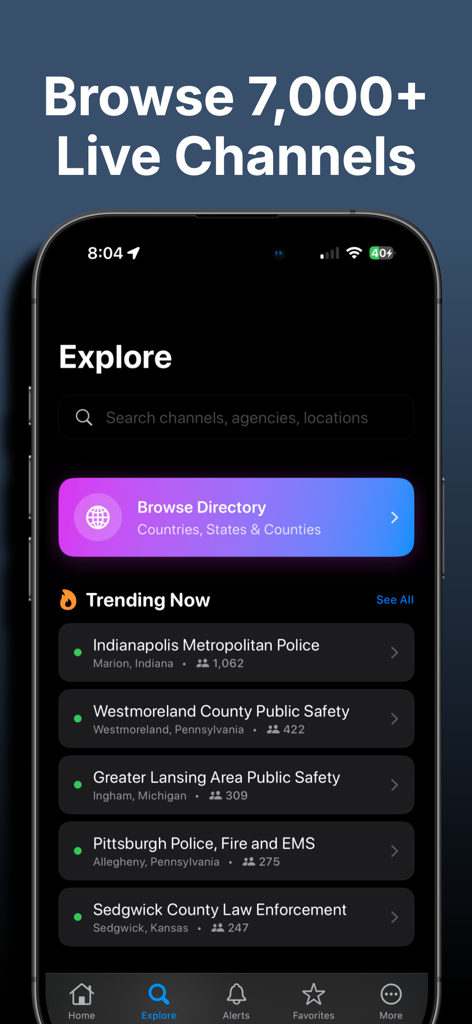 Police Scanner: Crime Radar - Pantalla de exploración de la aplicación Escáner Policial que muestra canales de radio de emergencia en vivo que son tendencia.