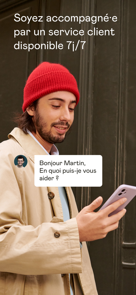 Shine - Compte pro en ligne - Un jeune professionnel avec un bonnet rouge utilisant l'application Shine pour contacter le support client disponible 7 jours sur 7