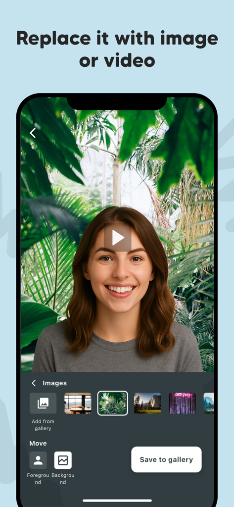 女性の背景がジャングルのものに置き換えられたアプリのインターフェース。画像や動画を交換するオプションが表示されている。