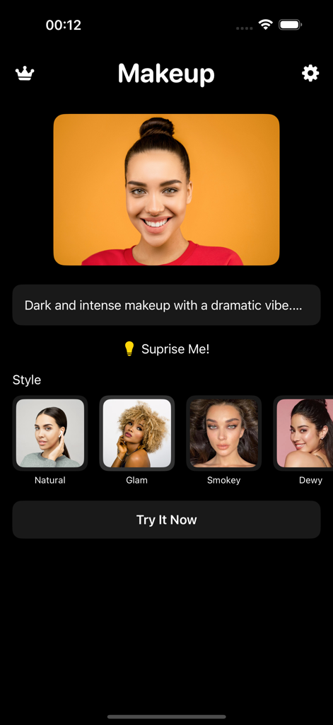 Oberfläche der Make-up KI Anprobe App mit virtuellen Make-up-Stiloptionen wie natürlich, Glam und Smokey für ein Benutzerfoto.
