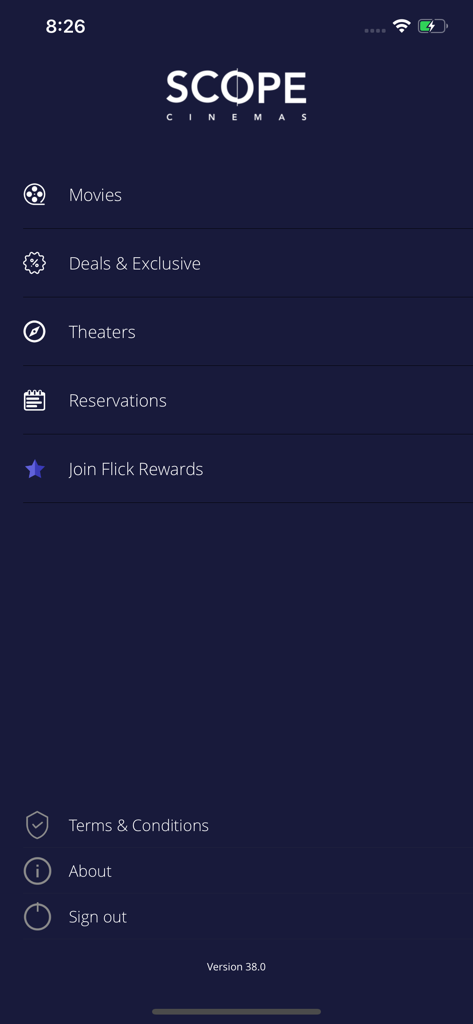 Il menu di navigazione principale dell'app Scope Cinemas su un iPhone che mostra le opzioni Film, Offerte, Cinema e Prenotazioni.