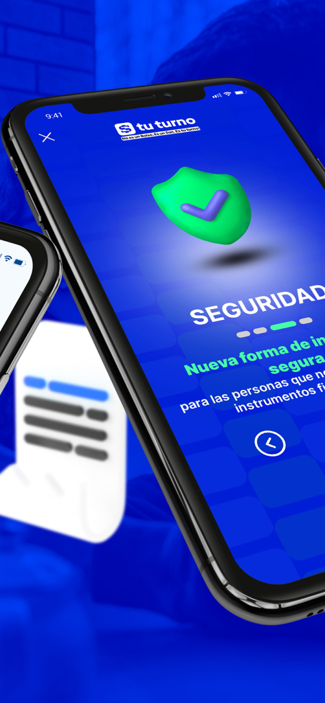 Tu-Turno - Pantalla de la aplicación móvil Tu-Turno que muestra un icono de escudo de seguridad 3D verde con la palabra Seguridad para ahorros seguros