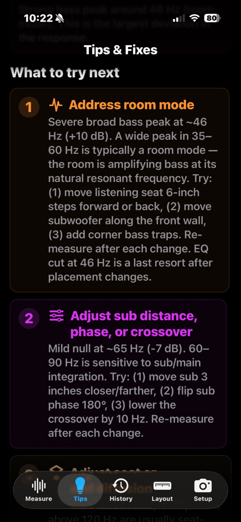 HiFi Setup: Bass & Speakers - Ein Bildschirm aus der HiFi Setup App mit Schritt-für-Schritt-Tipps zur Behebung von Raumnoden und zur Anpassung von Subwoofer-Einstellungen.
