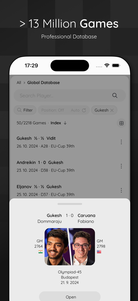 ChessBase Mobile - チェスベースモバイルアプリのインターフェース。1300万件以上の記録と最近のトーナメント結果を含むプロフェッショナルな棋譜データベース検索を示している