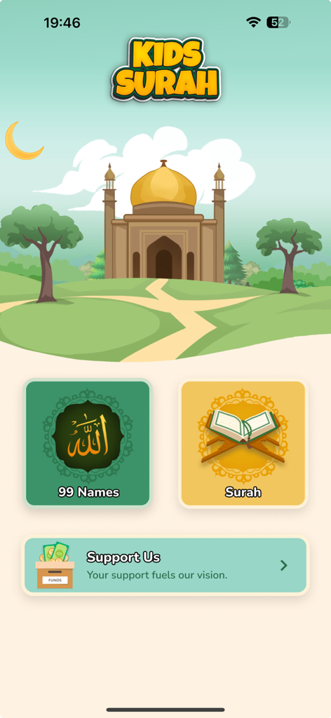 Kids Surah - 99 Names of Allah - Menú principal de la aplicación Kids Surah con fondo de mezquita de dibujos animados y botones para los 99 Nombres de Allah y aprendizaje de suras