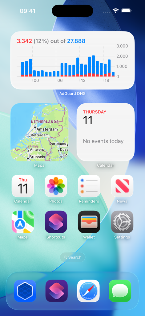 Remote for AdGuard DNS - Remote for AdGuard DNS widget on iPhone home screen showing query statistics.