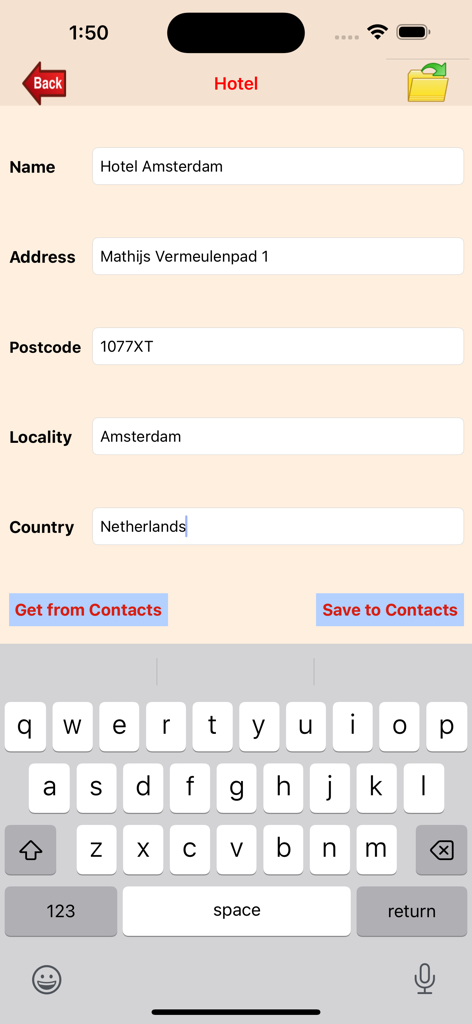 암스테르담 앱의 호텔 이름 및 주소 세부 정보를 입력하는 화면, 모바일 키보드 표시