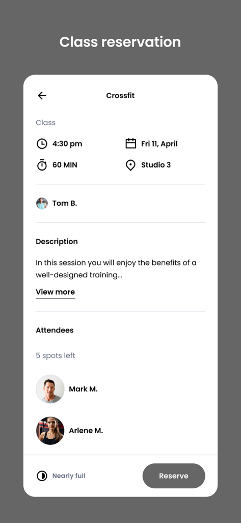 Hinge Fitness - Pantalla de la app Hinge Fitness para reserva de clase de CrossFit con detalles del entrenador y lista de asistentes
