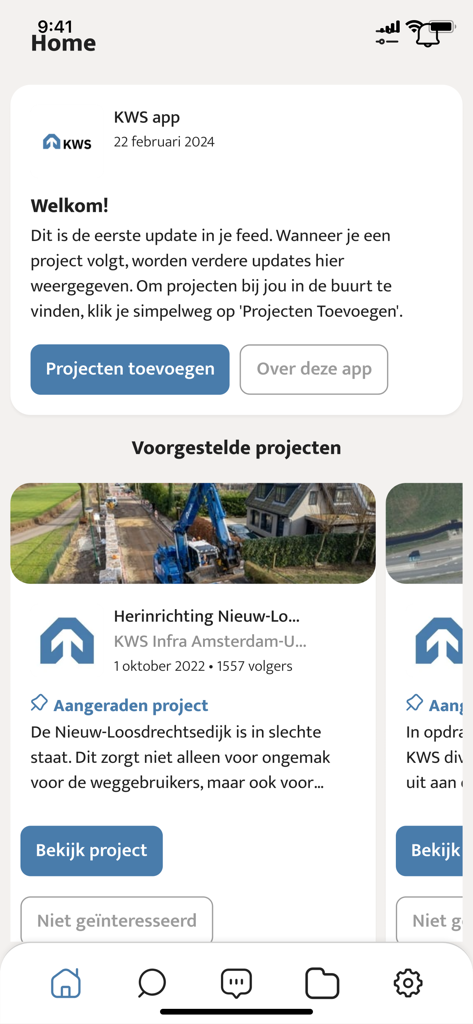 Interfaccia dell'app mobile per KWS che mostra un feed di progetti infrastrutturali locali e un messaggio di benvenuto.