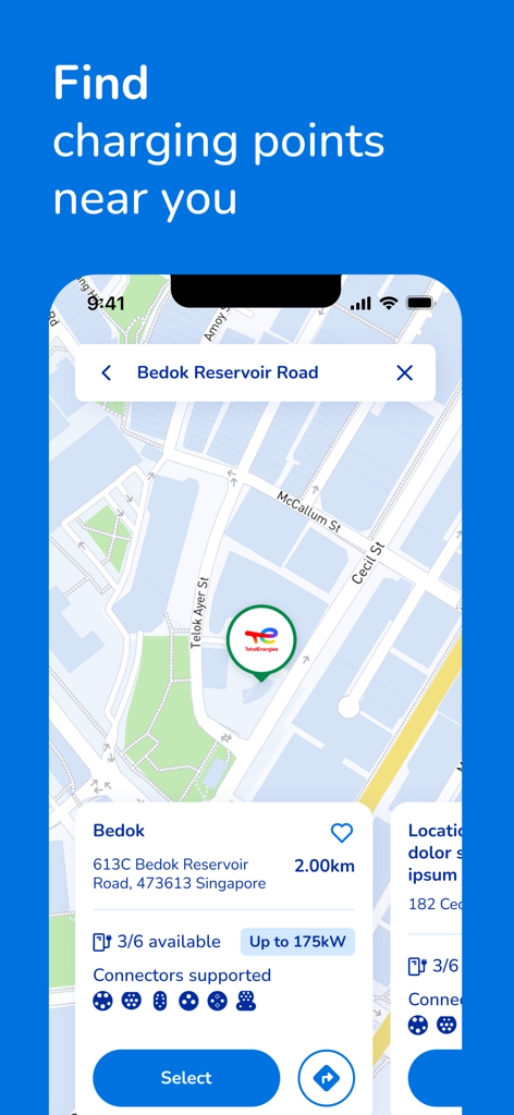 Interfaz de mapa de la aplicación TotalEnergies Charge Singapur mostrando estaciones de carga de vehículos eléctricos disponibles cerca de Bedok Reservoir Road.