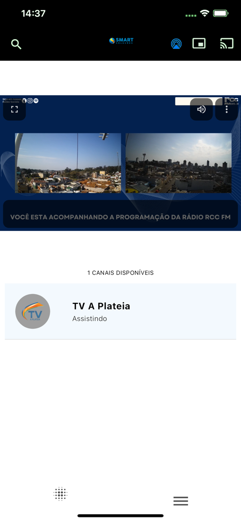 SmartPlay - SmartPlay app interface showing a live television stream and channel selection for TV A Plateia