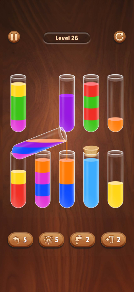 Color Water Sort Wooden Puzzle - Captura de pantalla del juego de Rompecabezas de Madera para Ordenar Agua que muestra líquidos de varios colores en tubos de ensayo sobre un fondo de madera oscura.