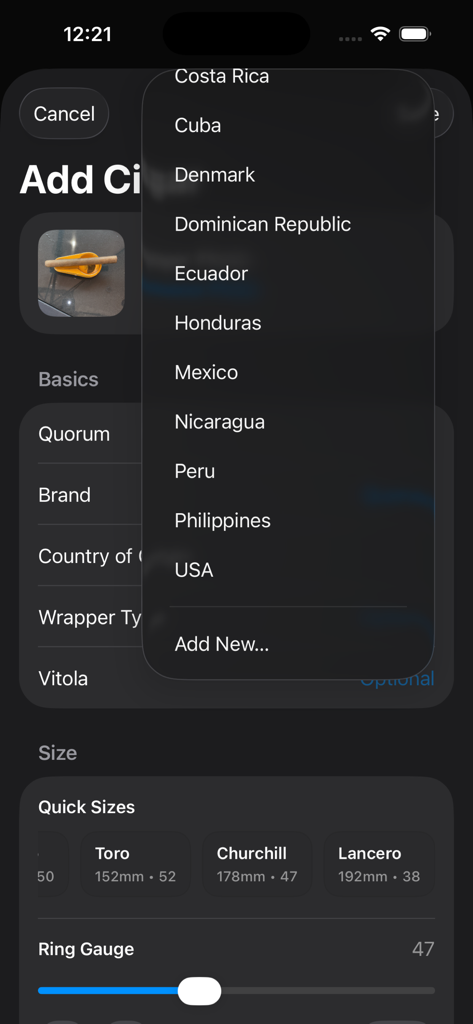 Uno screenshot della schermata Aggiungi Sigaro dell'app Humidor Companion che mostra un menu a discesa per selezionare il paese d'origine e le opzioni di dimensione del sigaro.