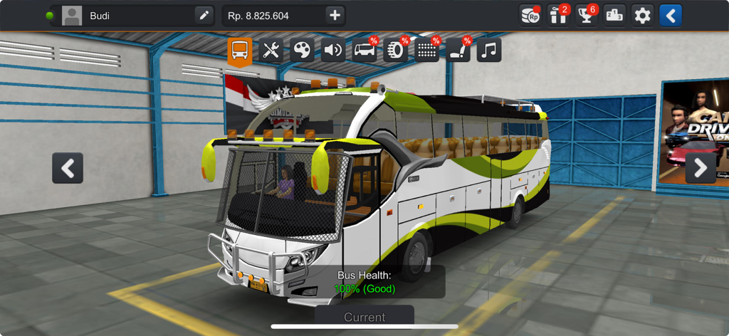 Bus Simulator Indonesia: Maleo - Un autobús personalizado con librea verde y blanca dentro del garaje del juego mostrando el estado de salud y el menú de diseño.